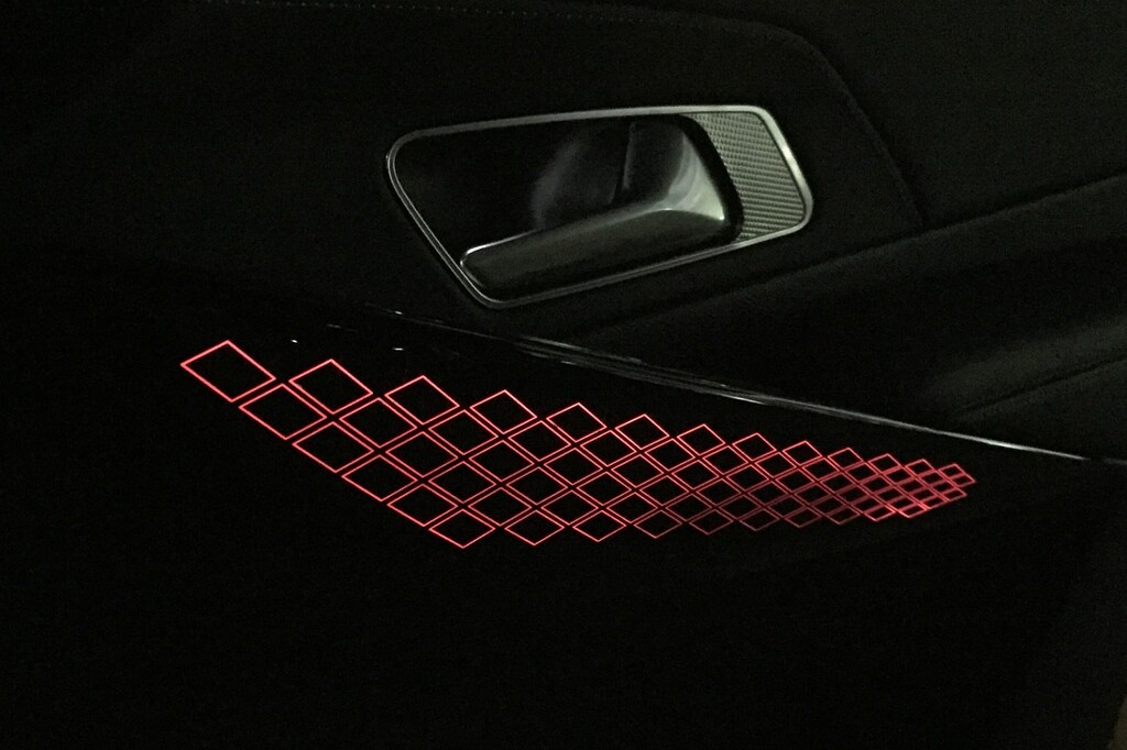 Issue with door lighting changing colour on its own - DS 7 & DS 7